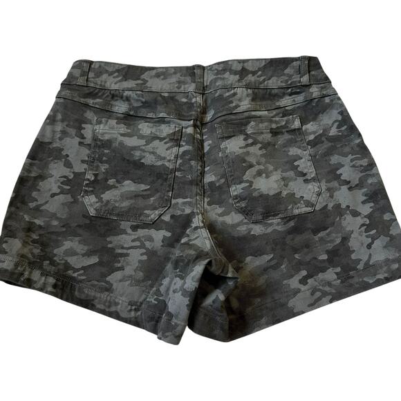 Spanx Green Camouflage  Mini Compression Stretch Shorts Women's Size Large 35-13 - Picture 1 of 6